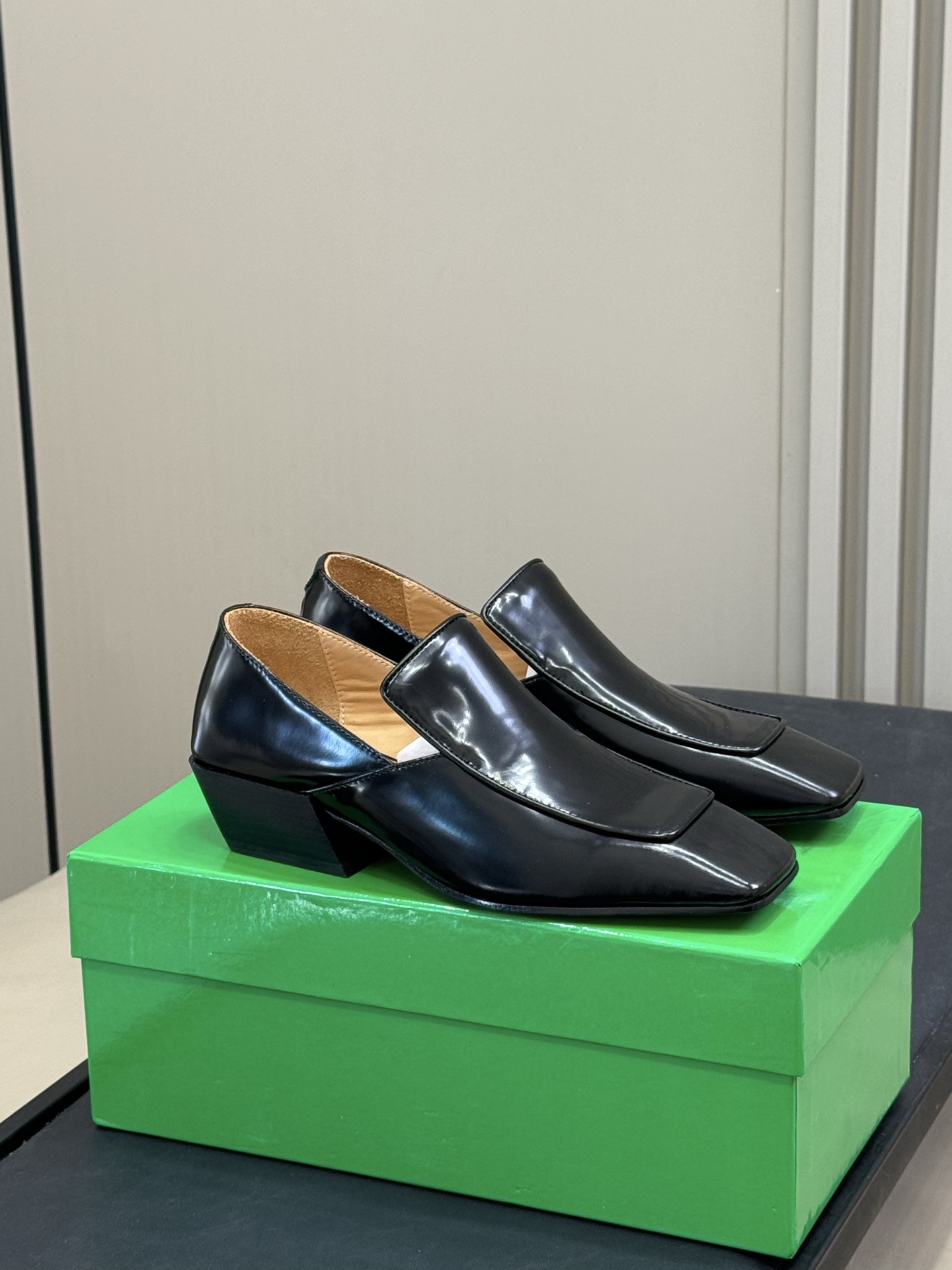 Bottega Veneta 2025ss Loafers(EU35-41)
