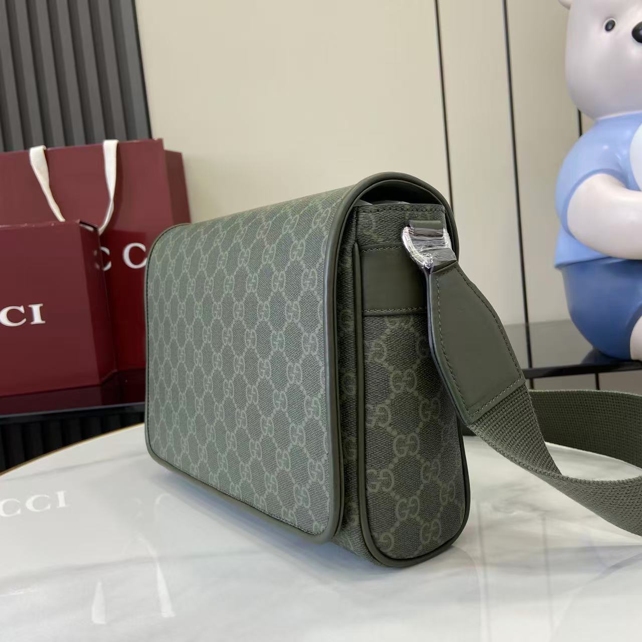 Gucc* Shoulder Bag(27*20*9CM)