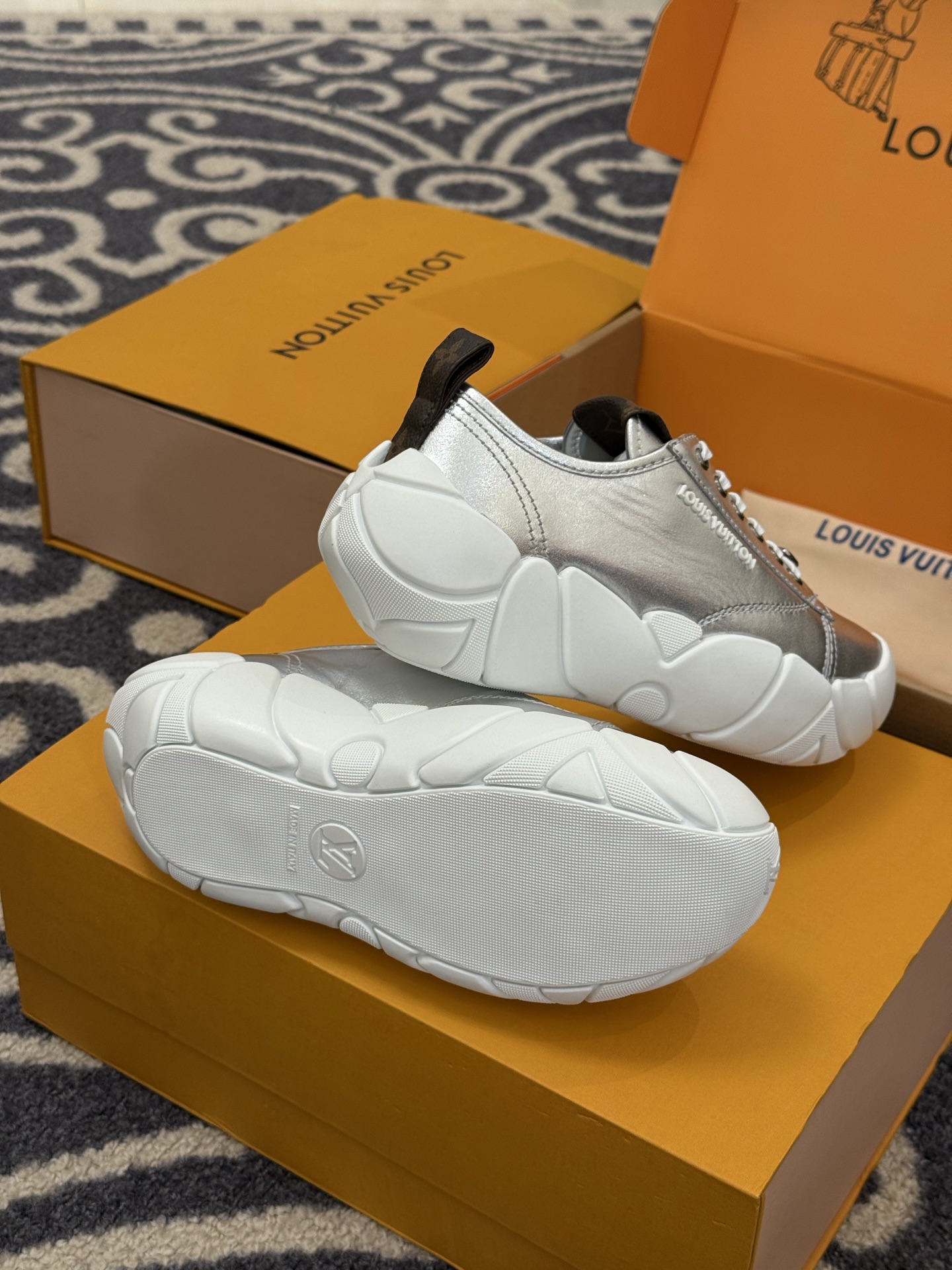 Lo*uis Vu*itton Sneakers(EU35-41)