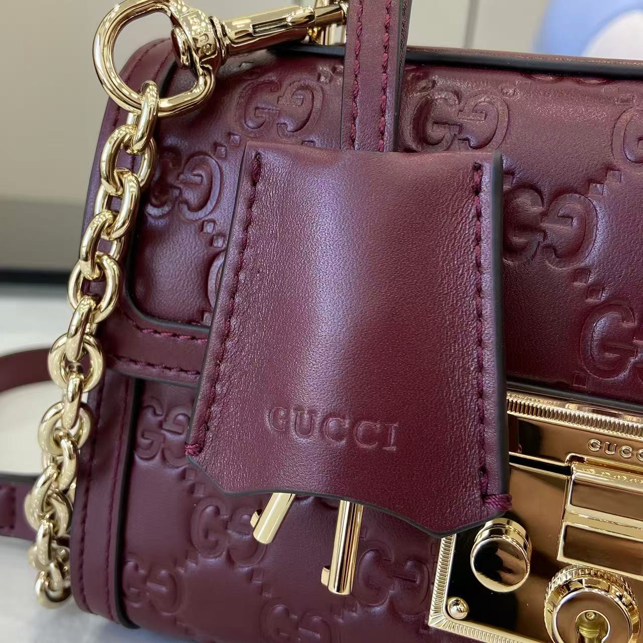 Gucc* Padlock Shoulder Bag(20*13*8CM)