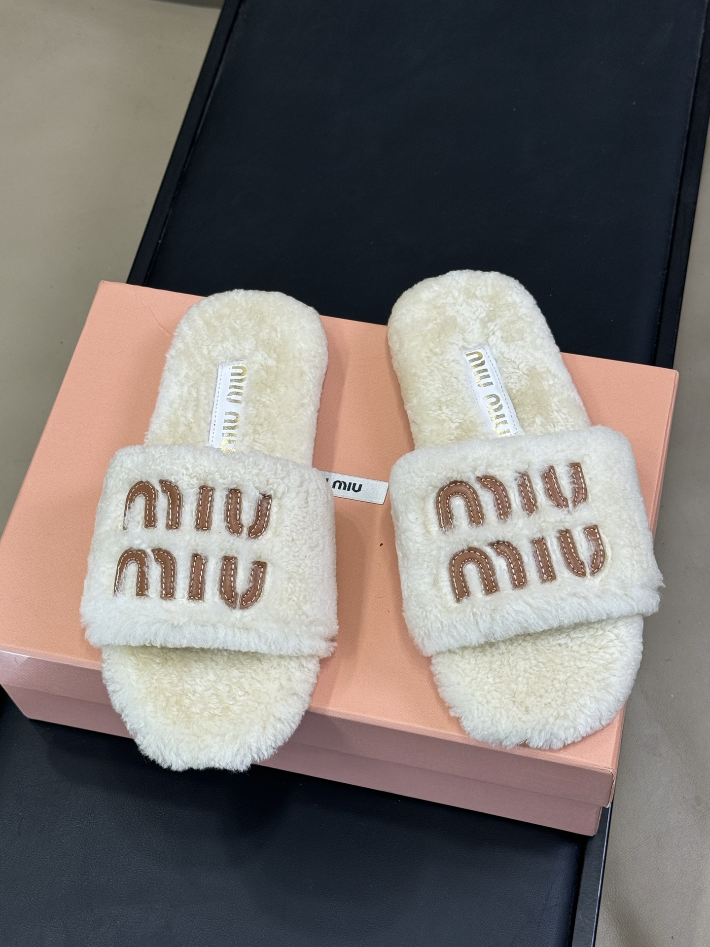 Miumiu 2025ss Slides(EU35-41)