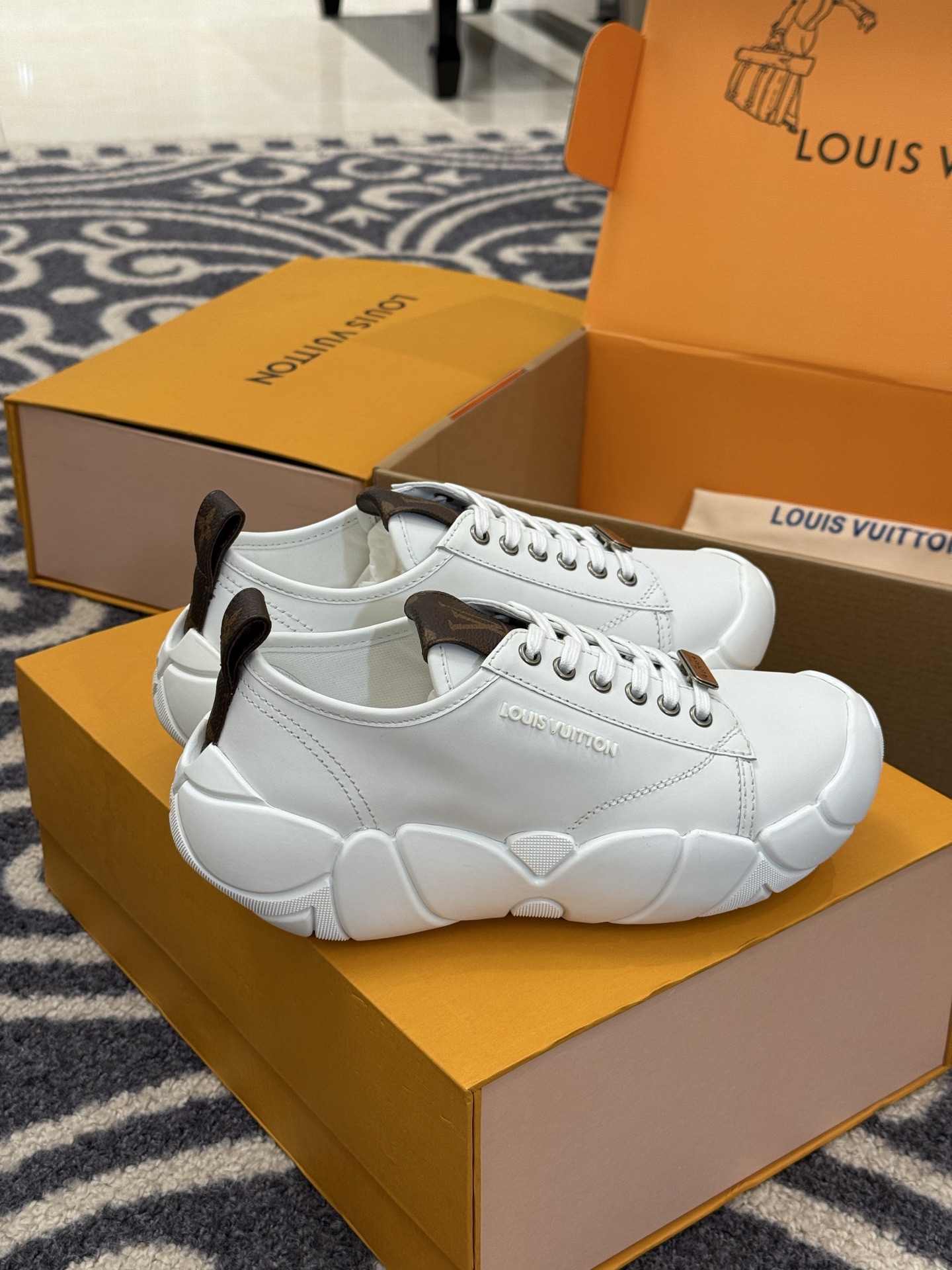 Lo*uis Vu*itton Sneakers(EU35-41)