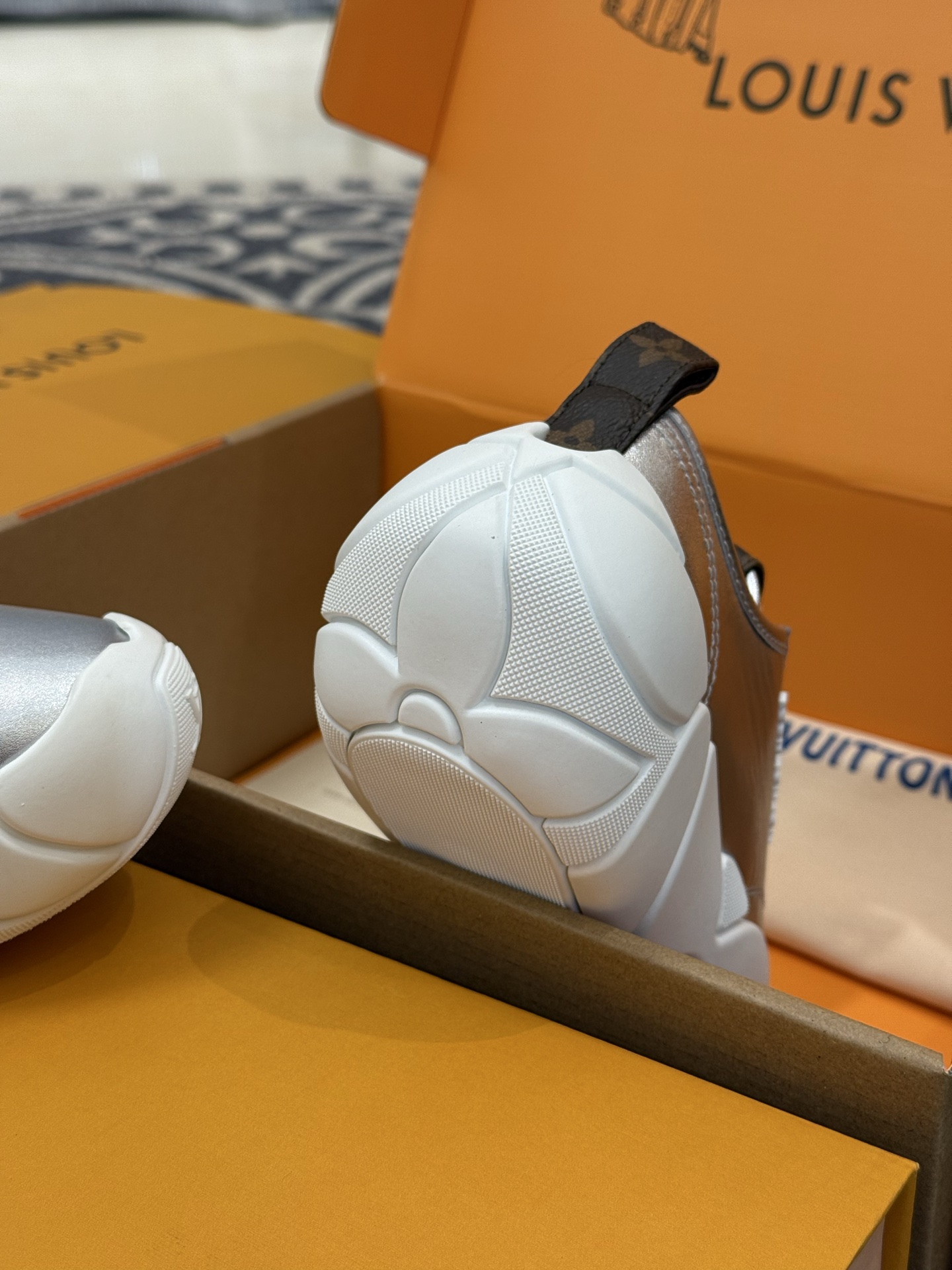 Lo*uis Vu*itton Sneakers(EU35-41)