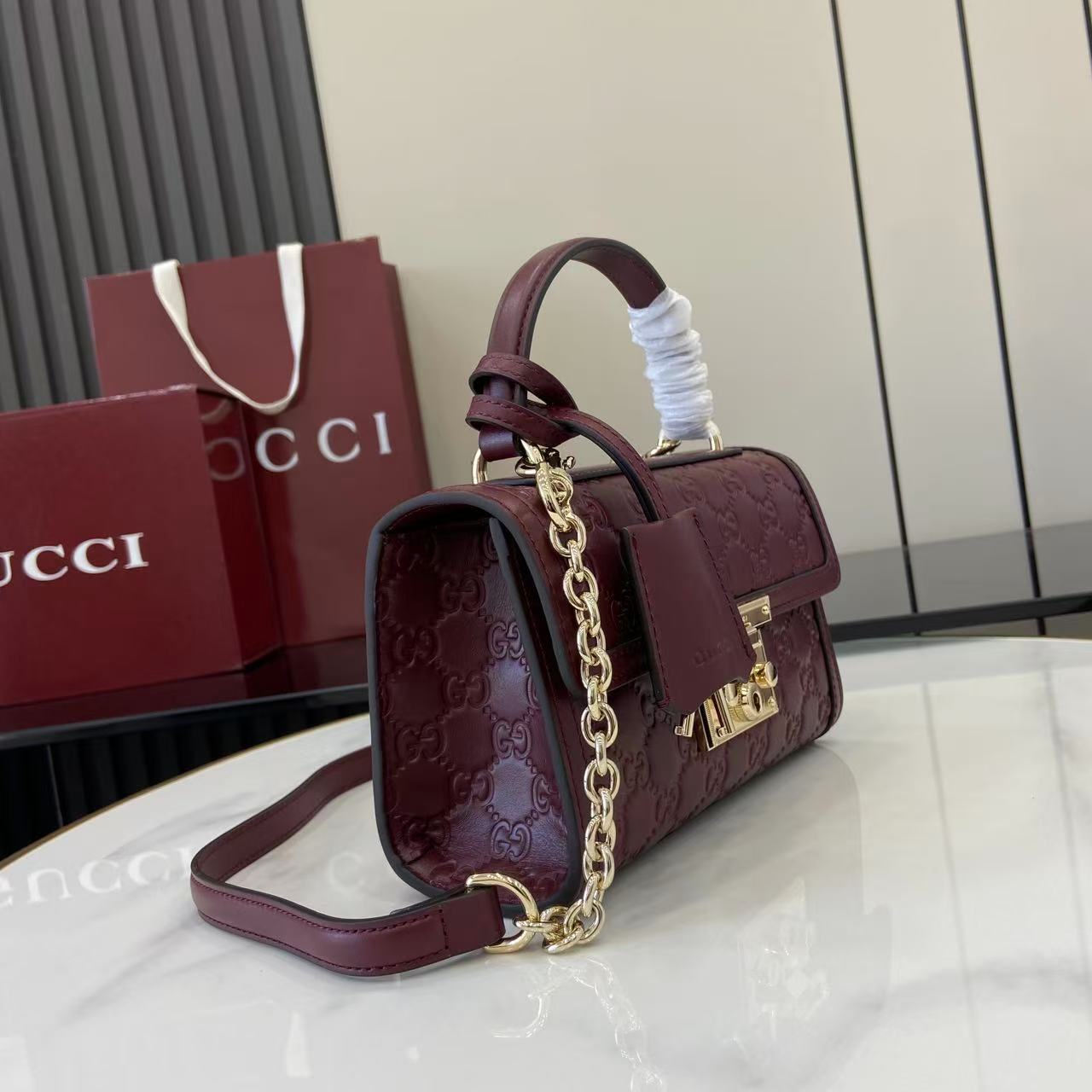 Gucc* Padlock Shoulder Bag(20*13*8CM)