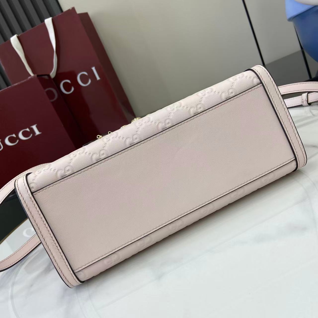 Gucc* Padlock Shoulder Bag(26*18*11.5CM)