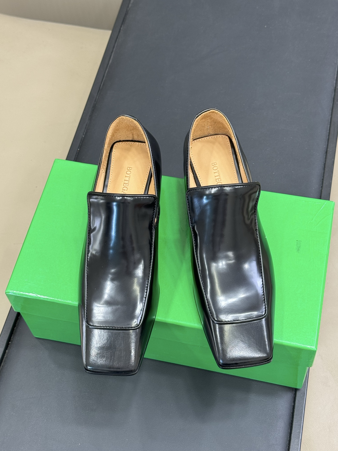 Bottega Veneta 2025ss Loafers(EU35-41)