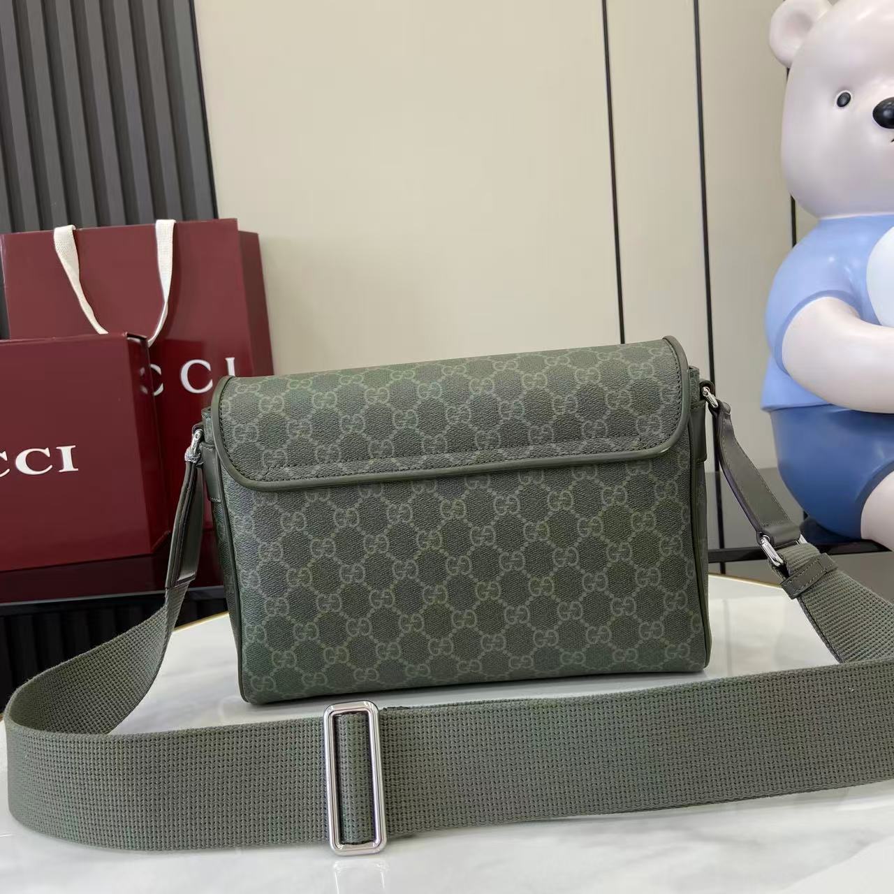 Gucc* Shoulder Bag(27*20*9CM)