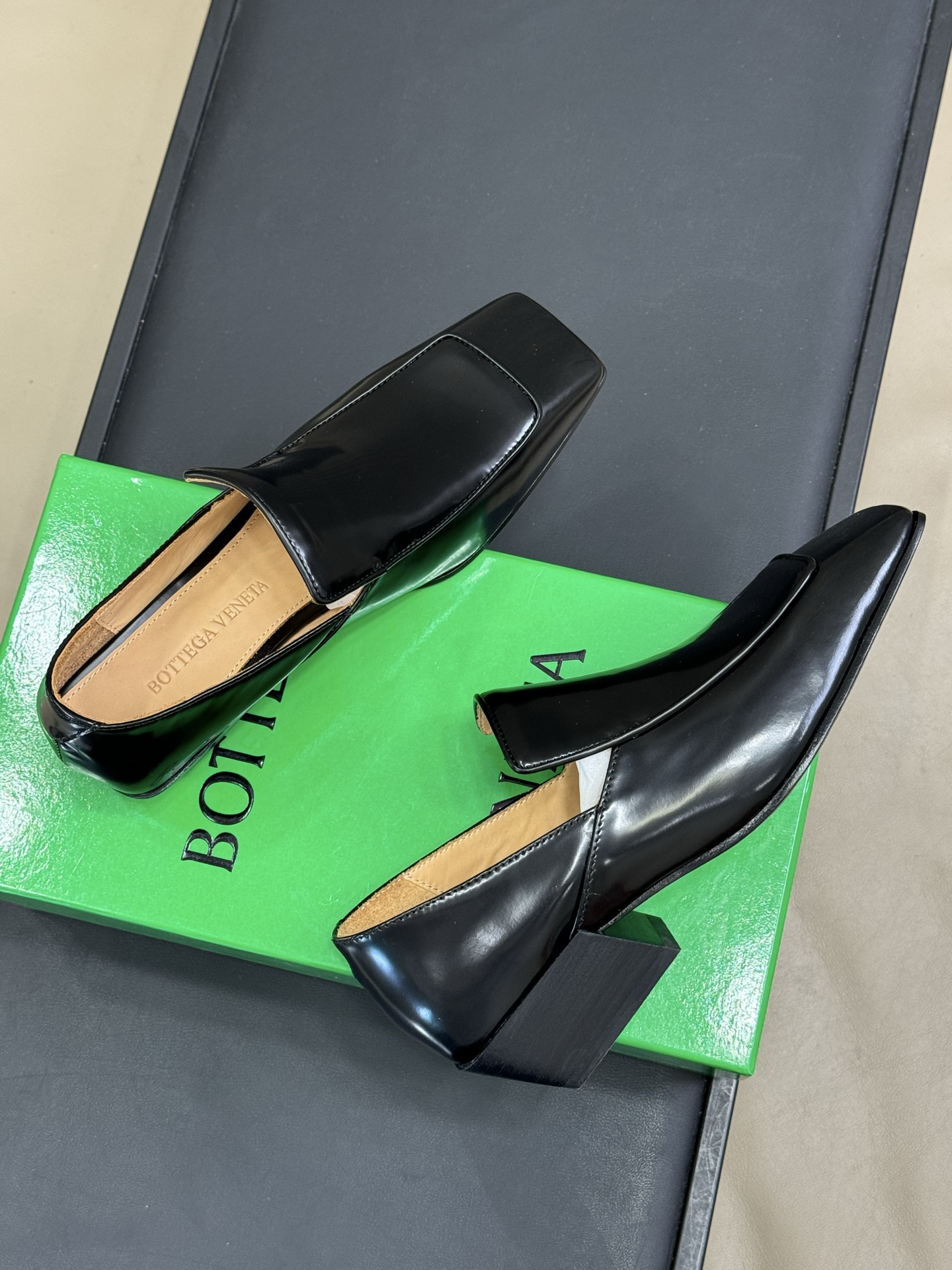 Bottega Veneta 2025ss Loafers(EU35-41)