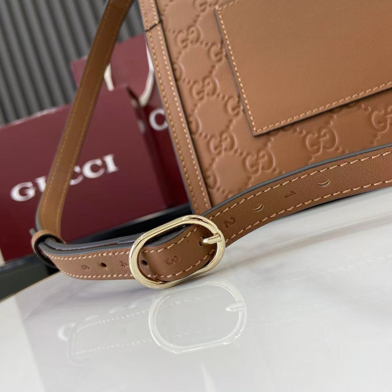 Gucc* Padlock Shoulder Bag(26*18*11.5CM)