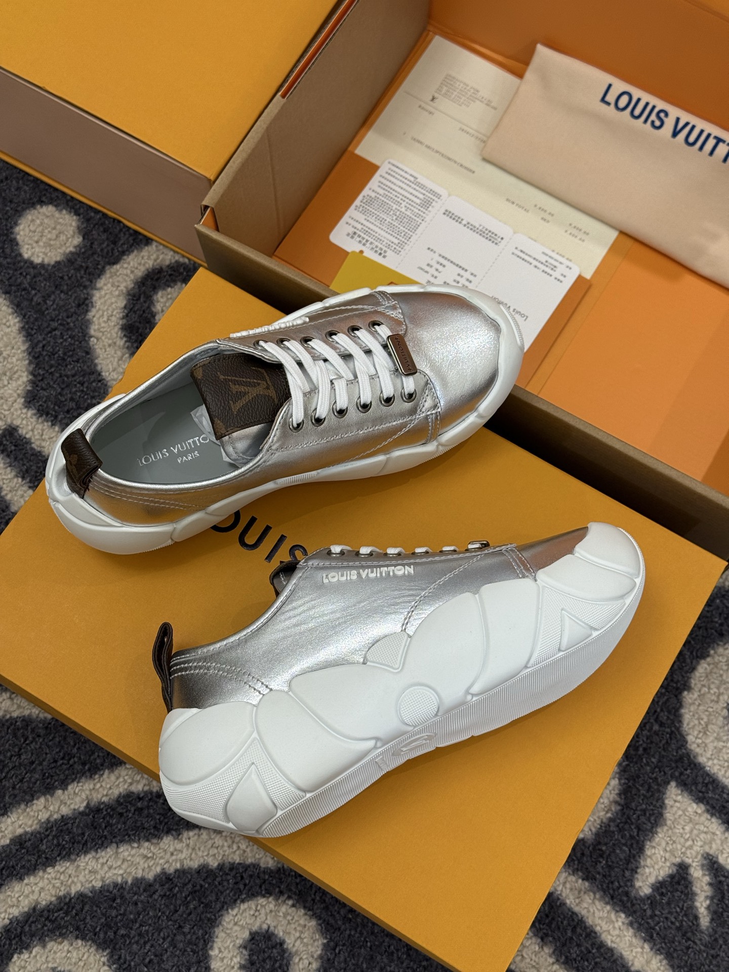 Lo*uis Vu*itton Sneakers(EU35-41)