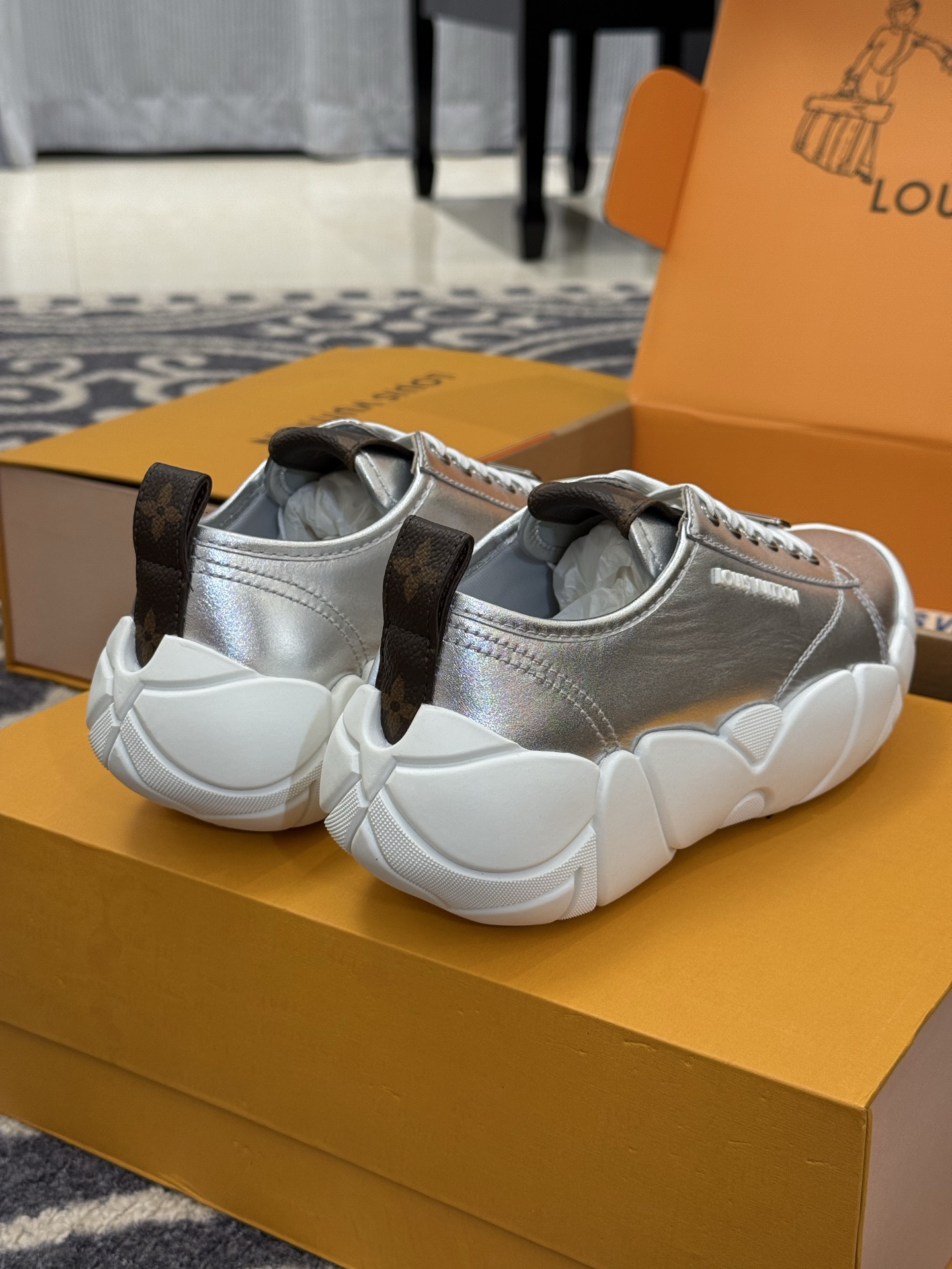 Lo*uis Vu*itton Sneakers(EU35-41)