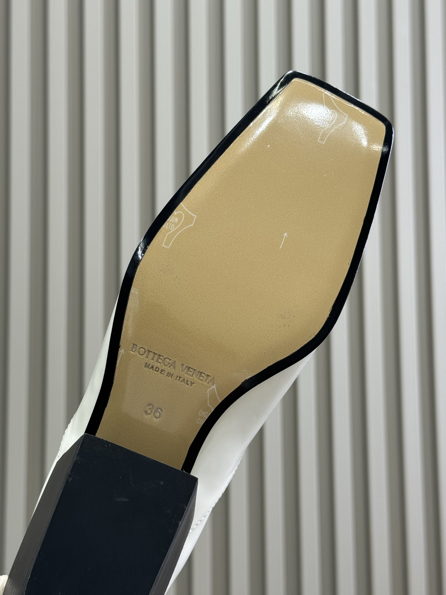 Bottega Veneta 2025ss Loafers(EU35-41)