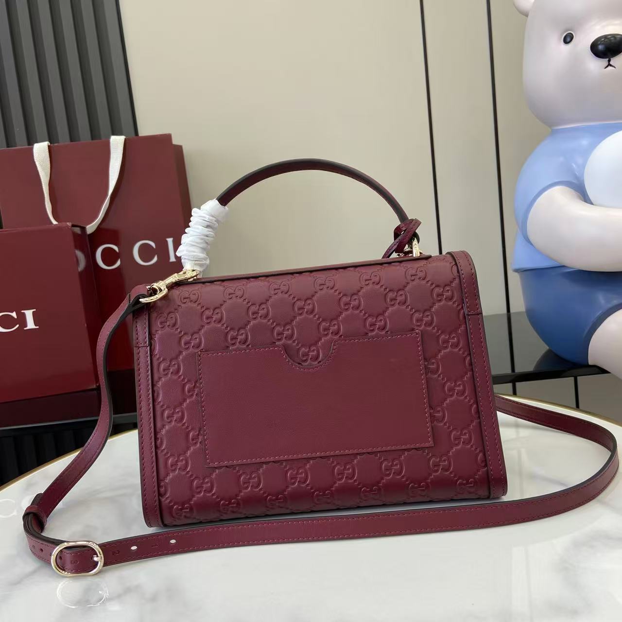 Gucc* Padlock Shoulder Bag(26*18*11.5CM)