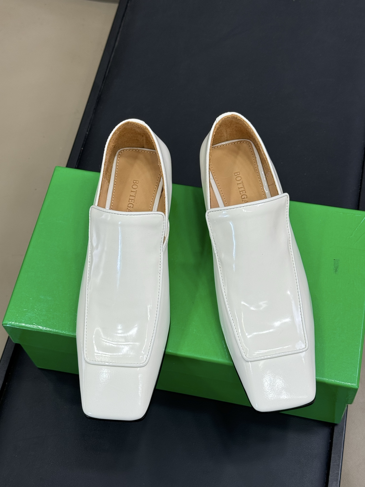 Bottega Veneta 2025ss Loafers(EU35-41)