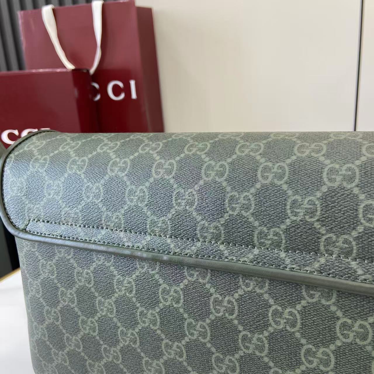 Gucc* Shoulder Bag(27*20*9CM)