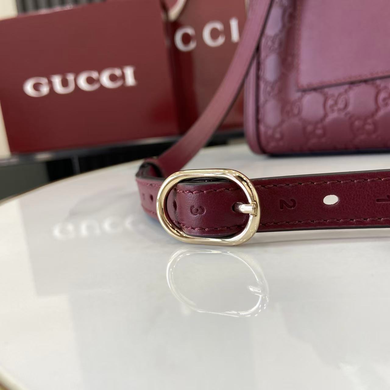 Gucc* Padlock Shoulder Bag(26*18*11.5CM)