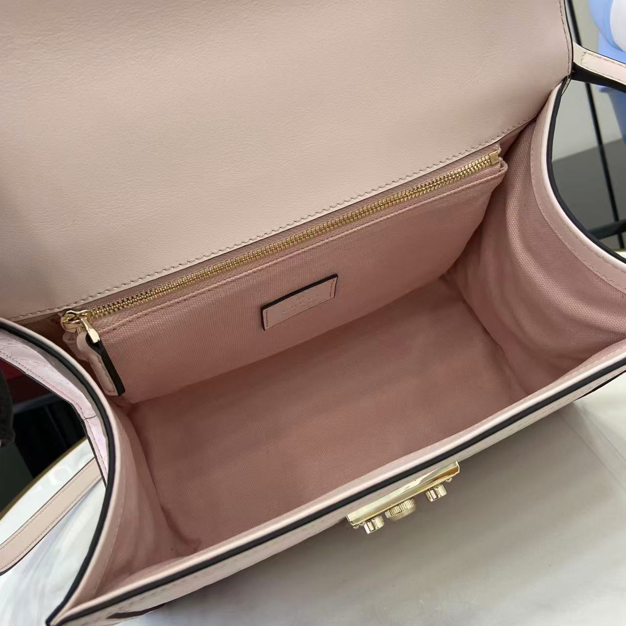 Gucc* Padlock Shoulder Bag(26*18*11.5CM)