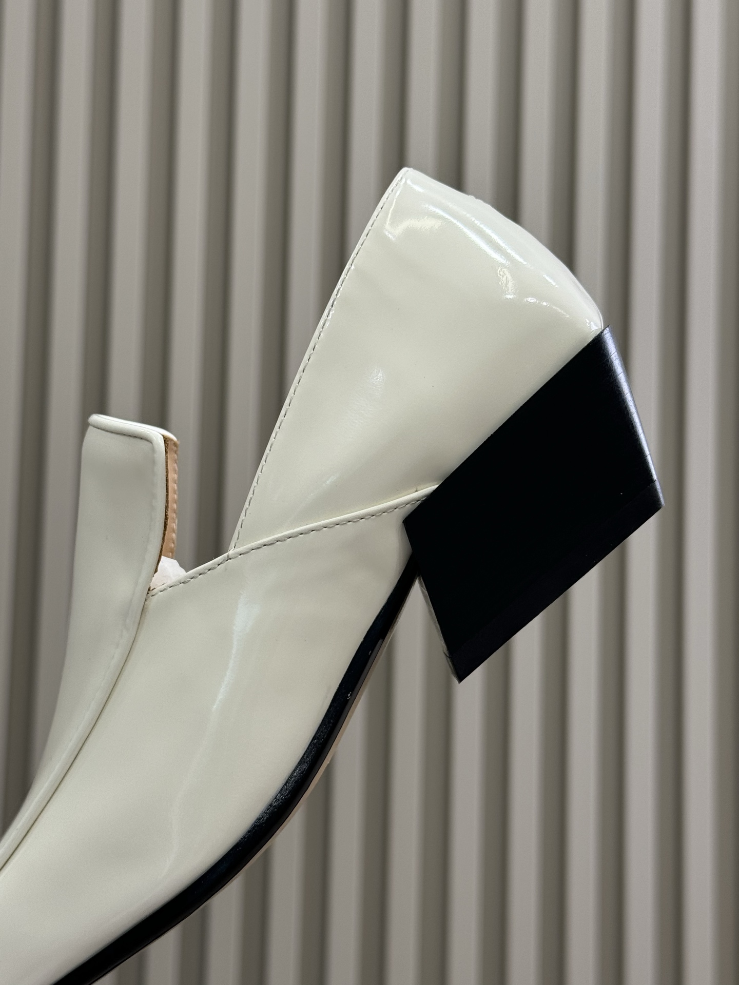 Bottega Veneta 2025ss Loafers(EU35-41)