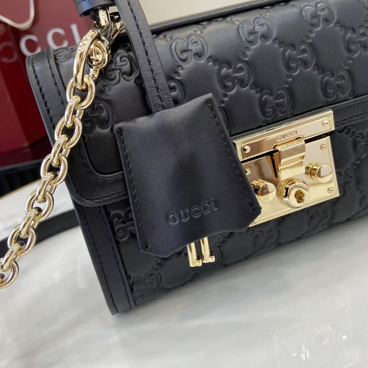 Gucc* Padlock Shoulder Bag(20*13*8CM)