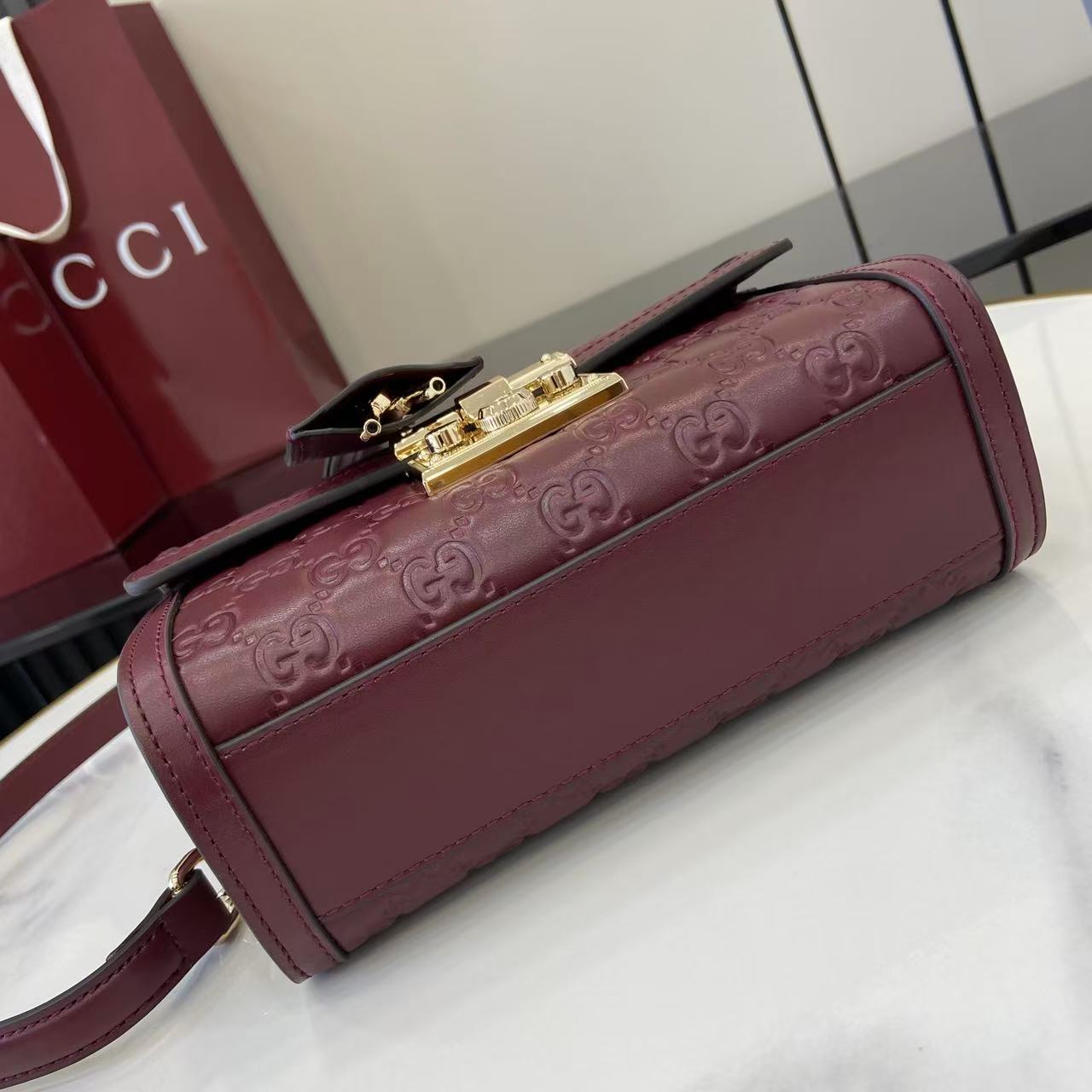 Gucc* Padlock Shoulder Bag(20*13*8CM)