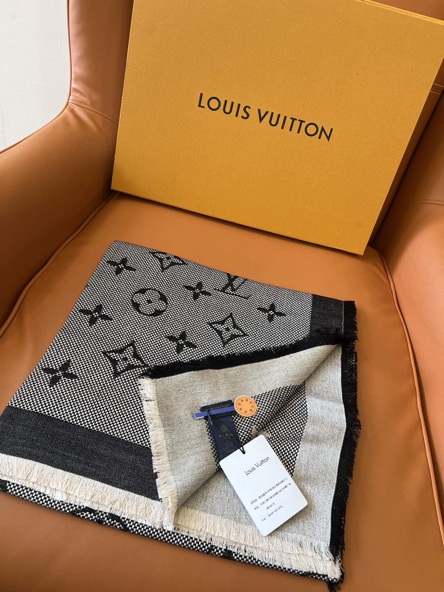 Lv Neo Natté Monogram Scarf-142.5 x 142.5CM