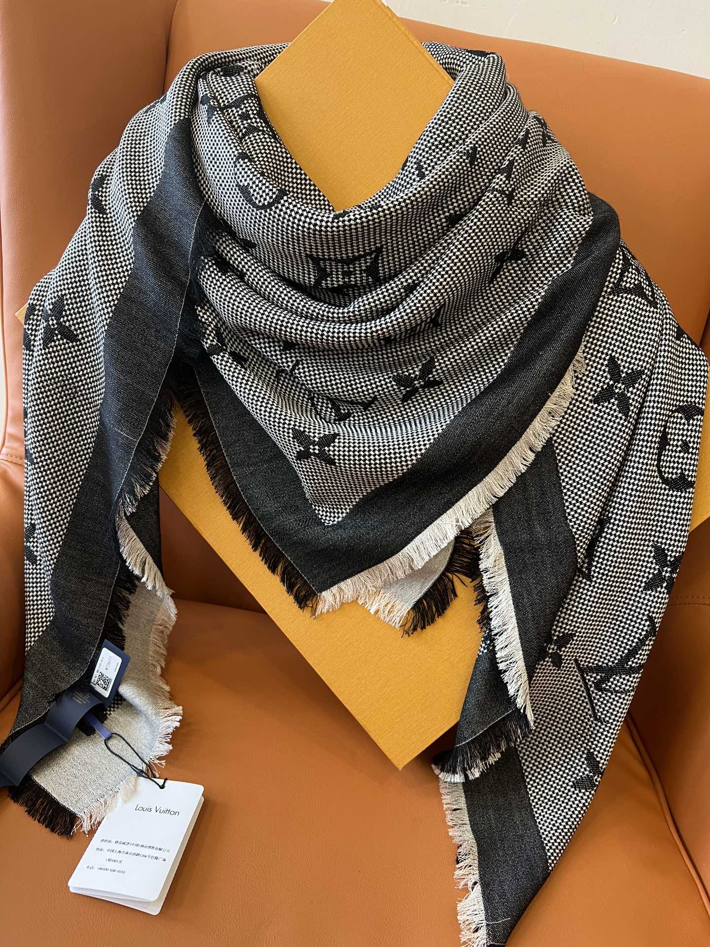 Lv Neo Natté Monogram Scarf-142.5 x 142.5CM