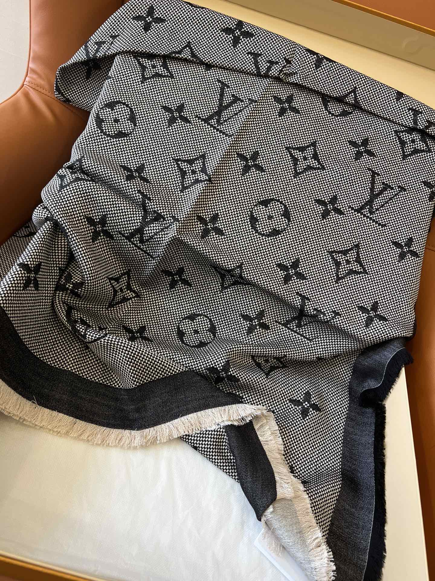 Lv Neo Natté Monogram Scarf-142.5 x 142.5CM