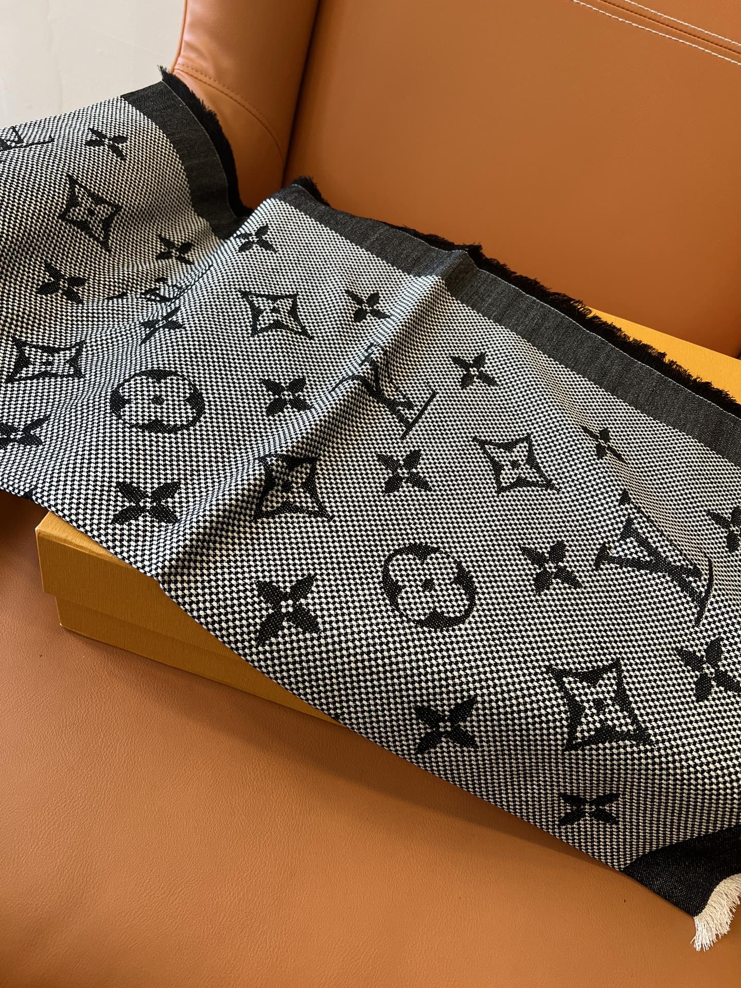 Lv Neo Natté Monogram Scarf-142.5 x 142.5CM
