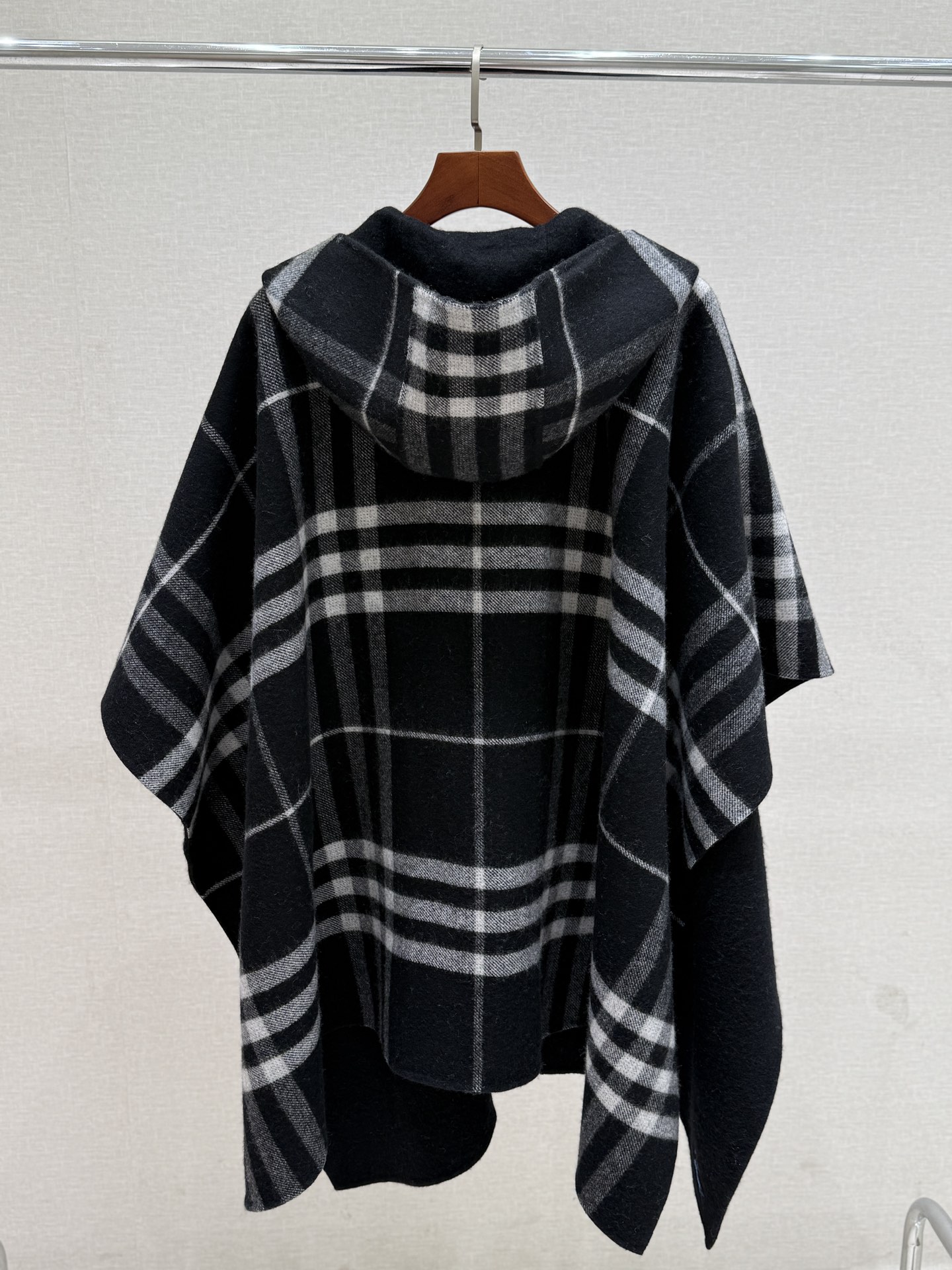 Burbe*rry Shawl-176*20CM