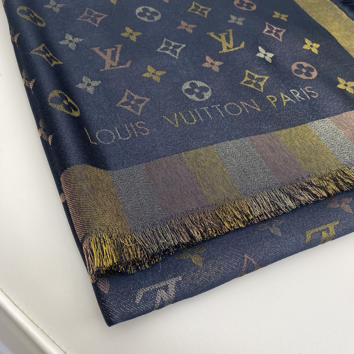 L*V So Shine Monogram Scarf-140*140CM