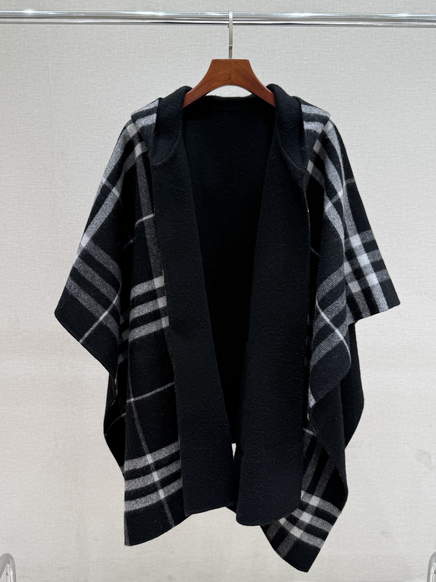 Burbe*rry Shawl-176*20CM