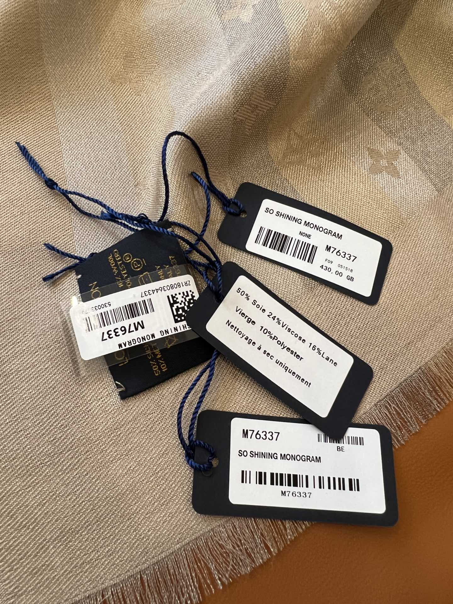 L*V Scarf-140 x 140 M