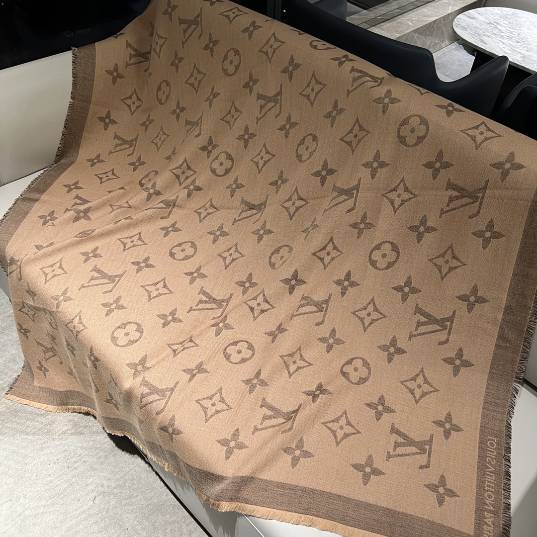 L*V Scarf-140 x 140 M