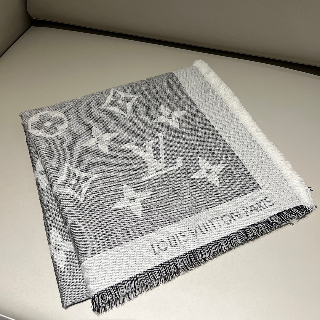L*V Scarf-140 x 140 M