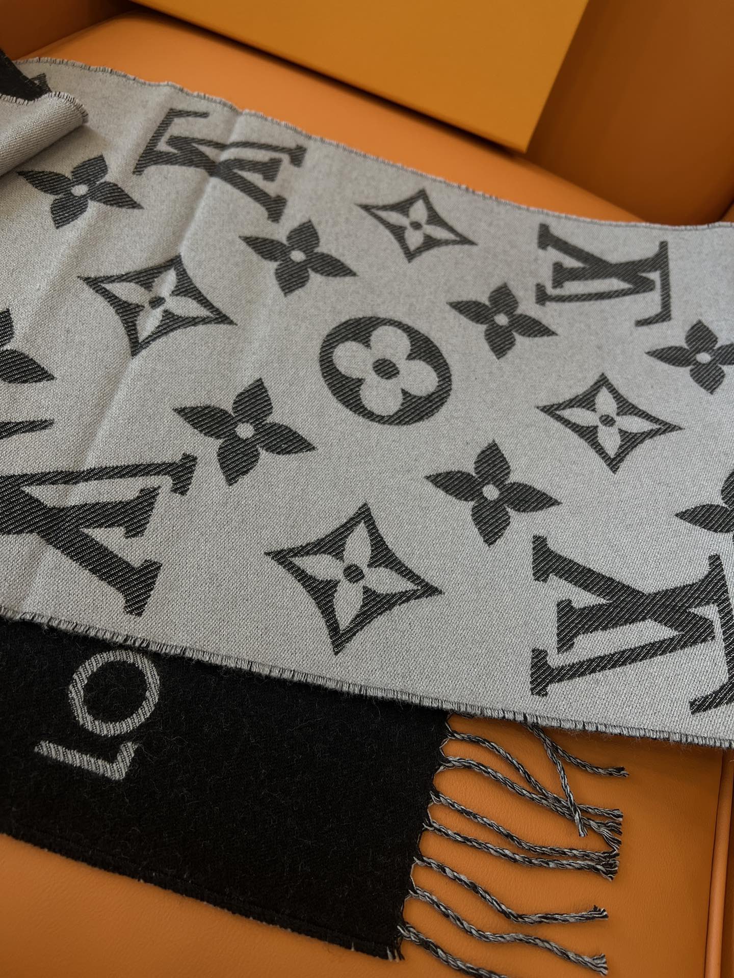 L*V Essential Scarf-170*34CM