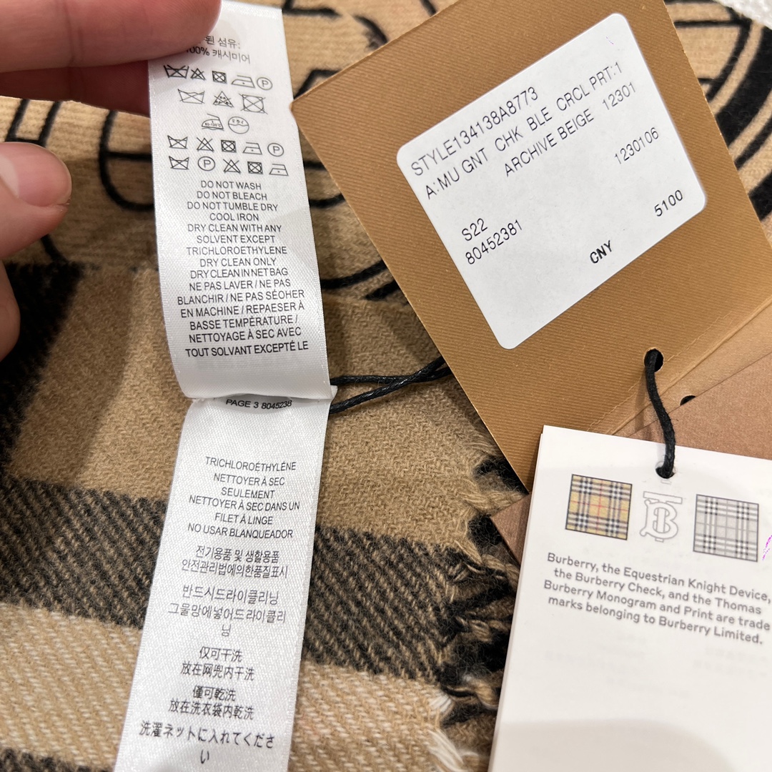 Burbe*rry Scarf-168*30CM