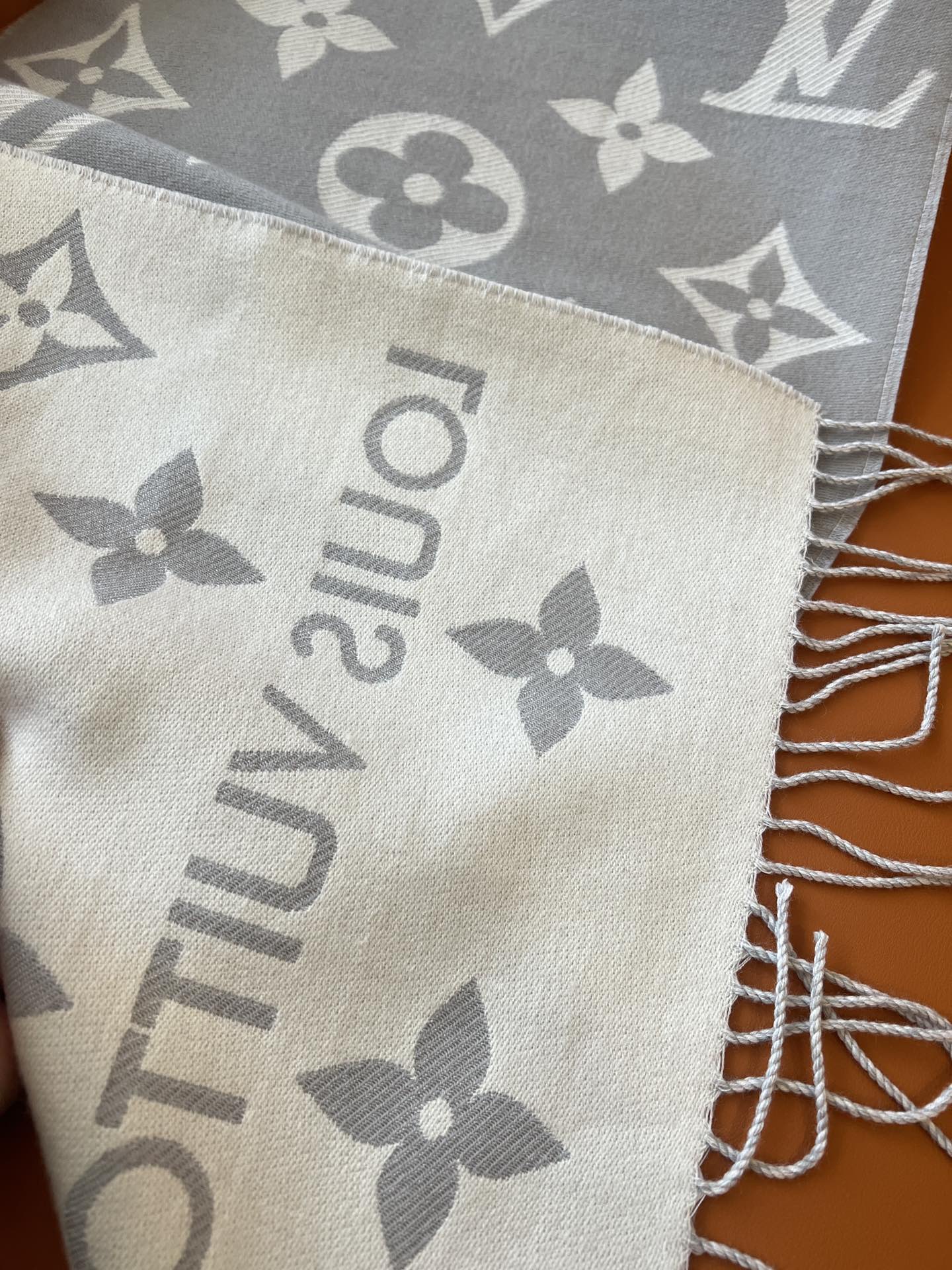 L*V Essential Scarf-170*34CM