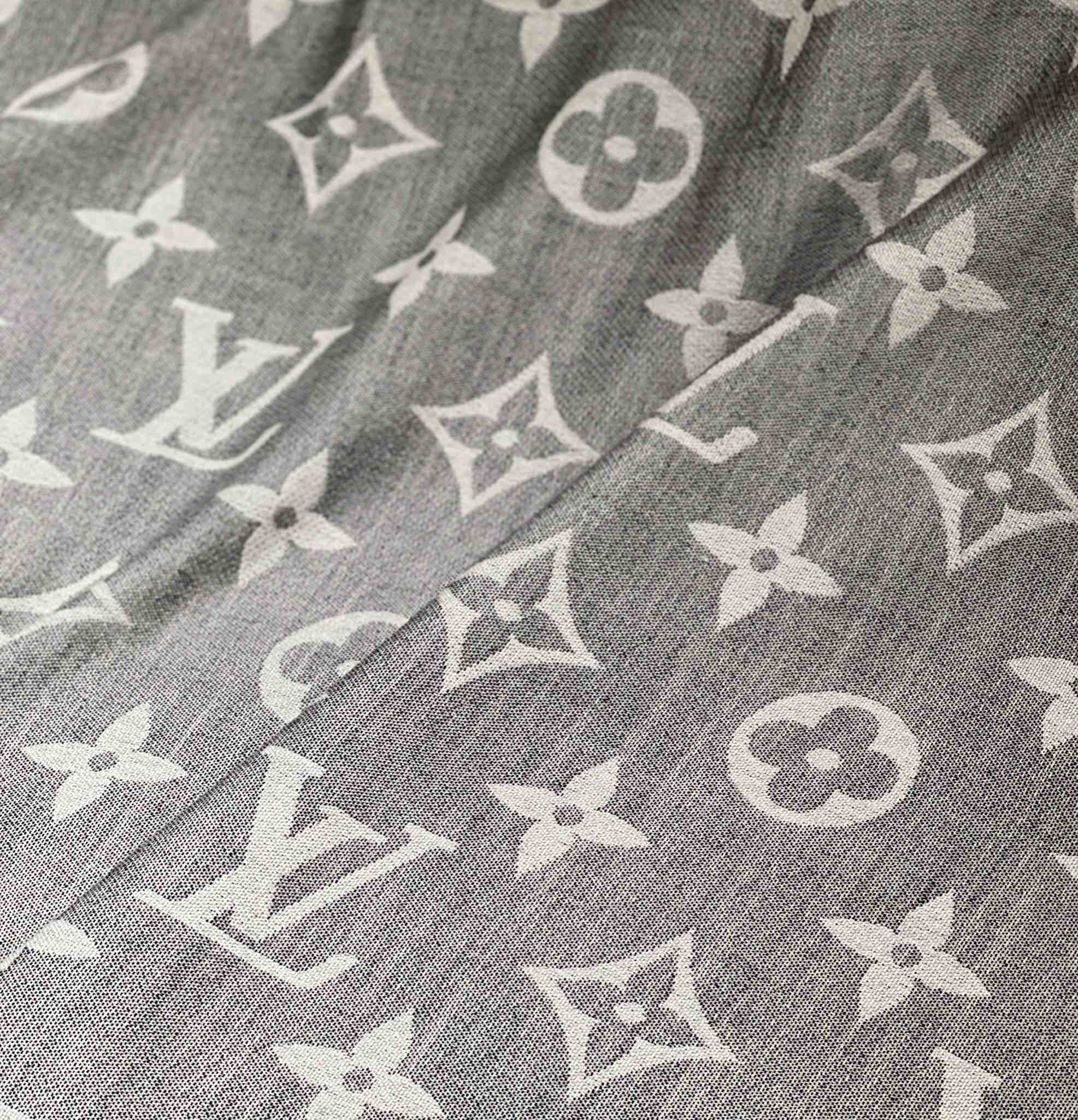 L*V Scarf-140 x 140 M