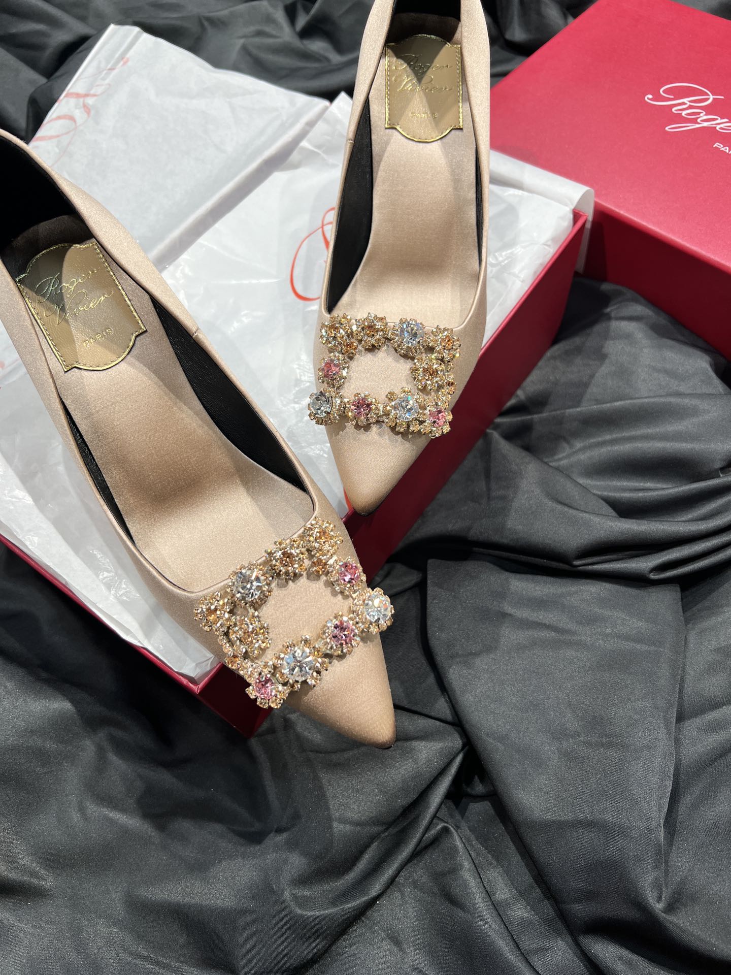 Roger vivier 2025ss Heels(EU35-41)