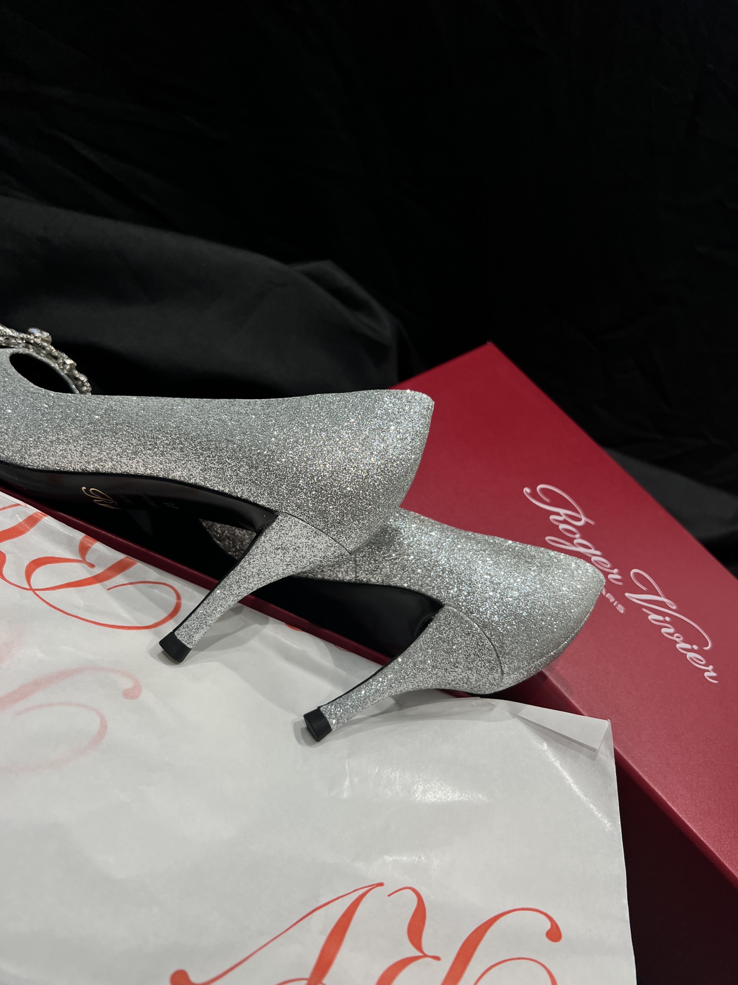 Roger vivier 2025ss Heels(EU35-41)