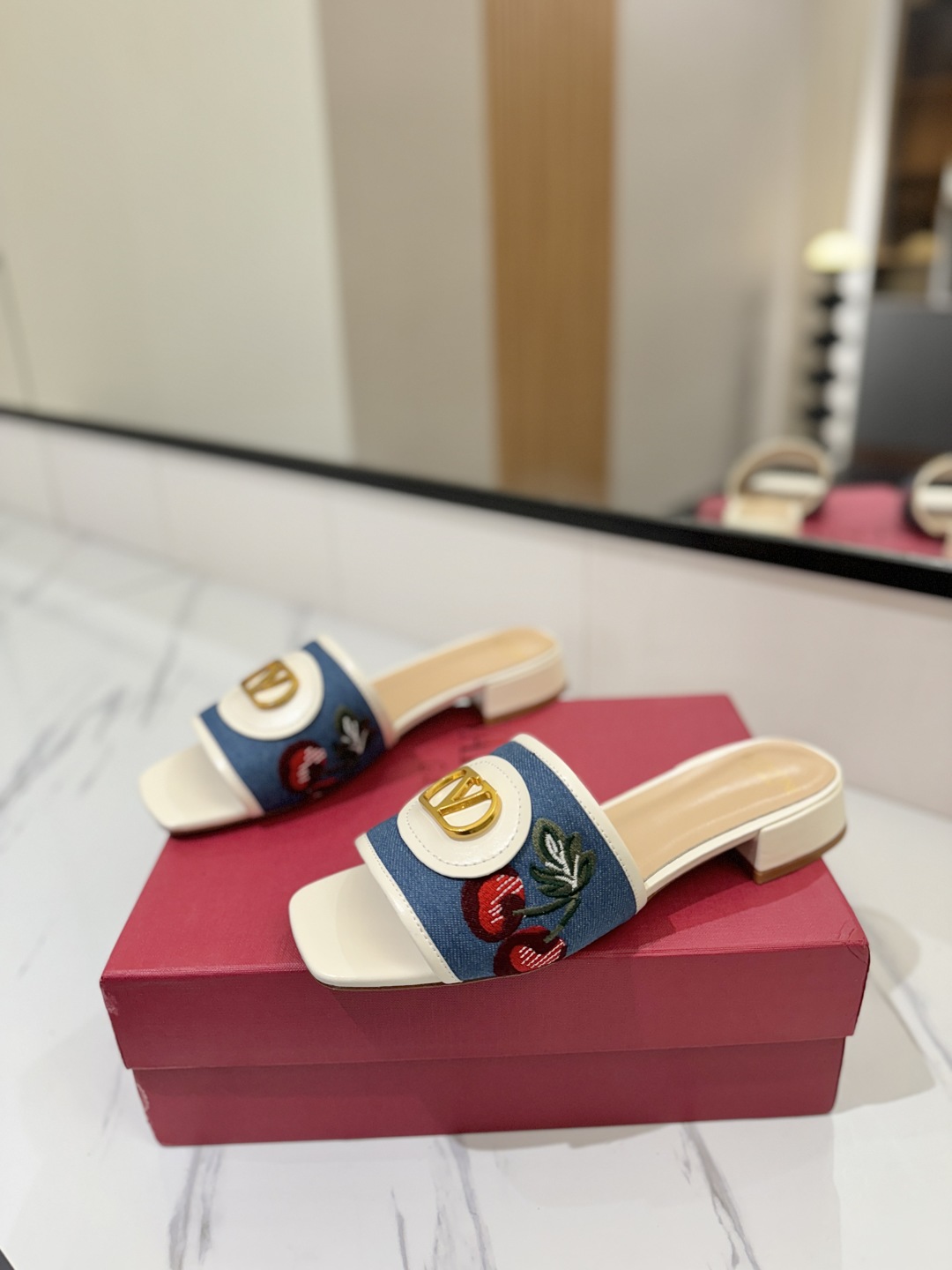 Valentino 2025SS Slides(EU36-42)