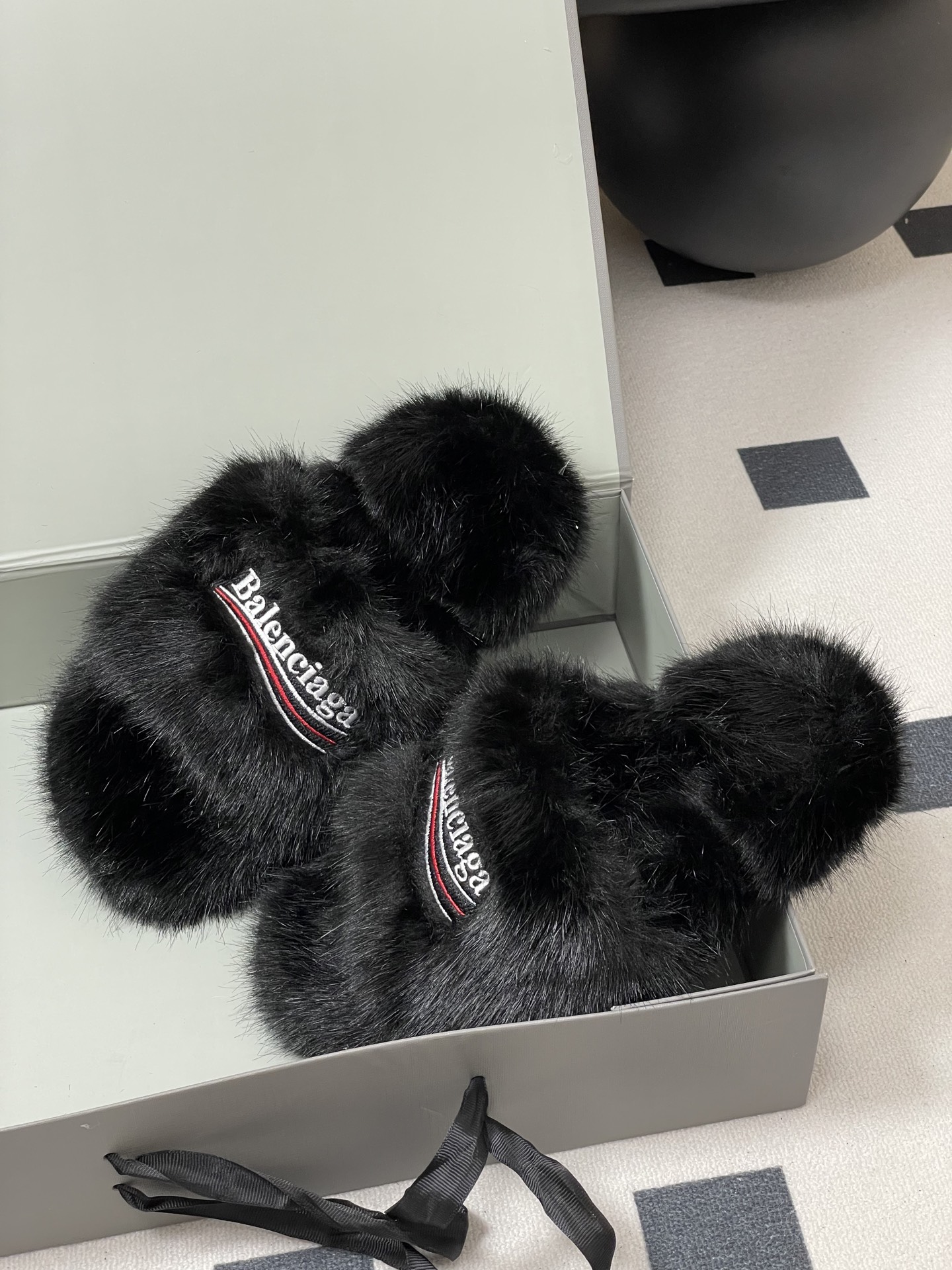 Balenciaga 2025SS Slides