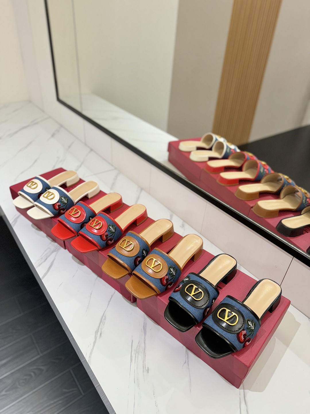 Valentino 2025SS Slides(EU36-42)