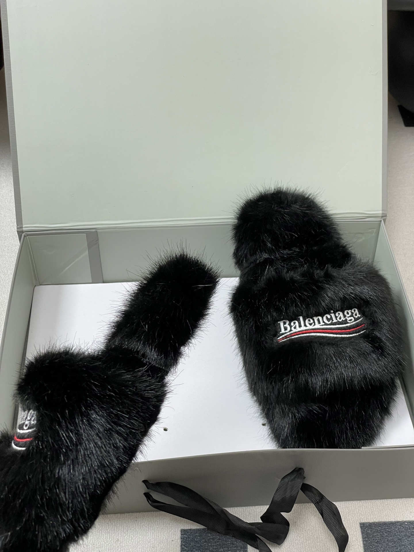 Balenciaga 2025SS Slides
