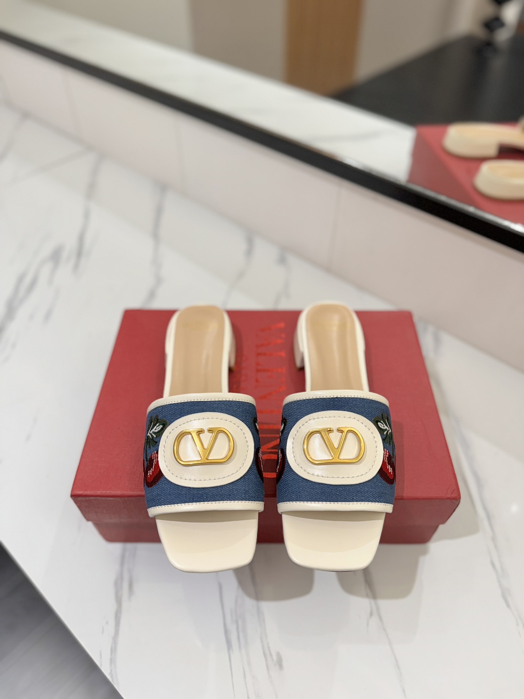 Valentino 2025SS Slides(EU36-42)