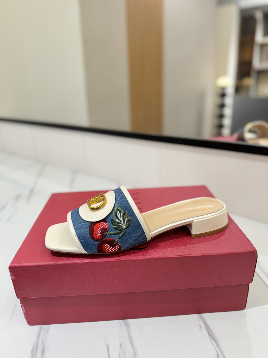 Valentino 2025SS Slides(EU36-42)