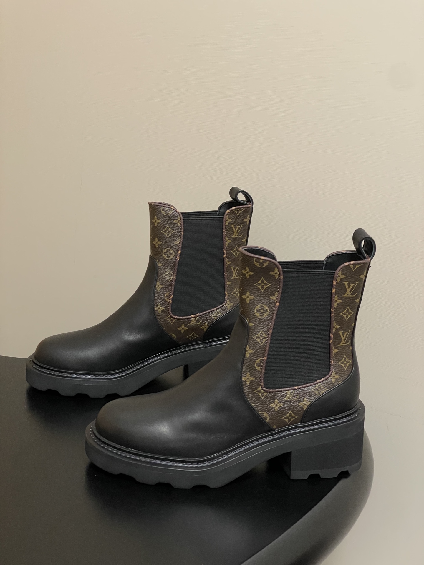 Lo*is Vuitton 2025SS Beaubourg Boots(EU35-42)