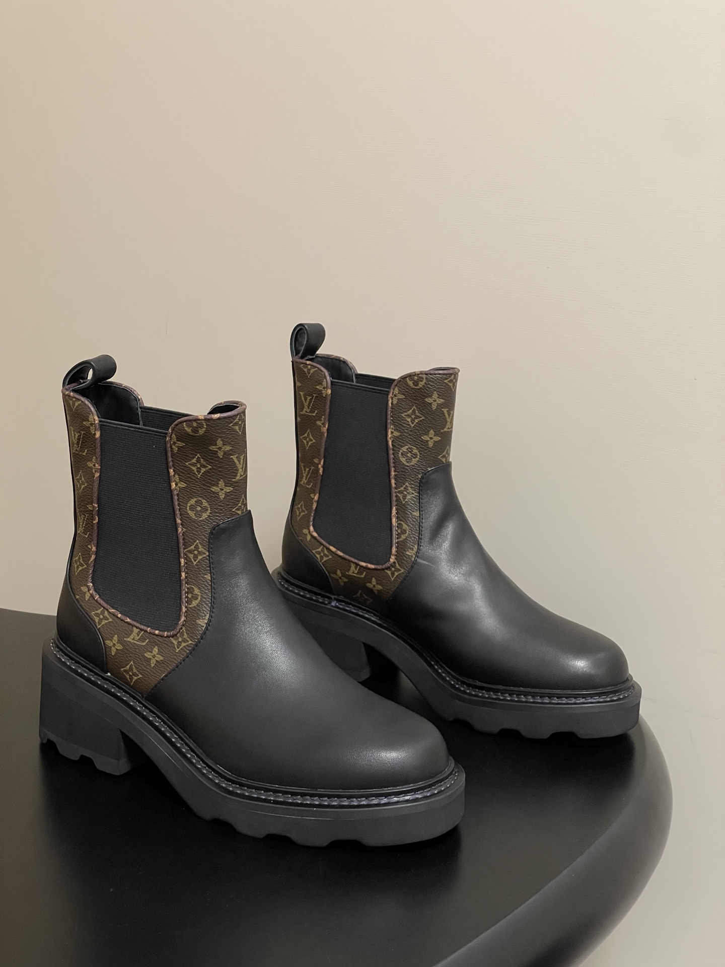 Lo*is Vuitton 2025SS Beaubourg Boots(EU35-42)