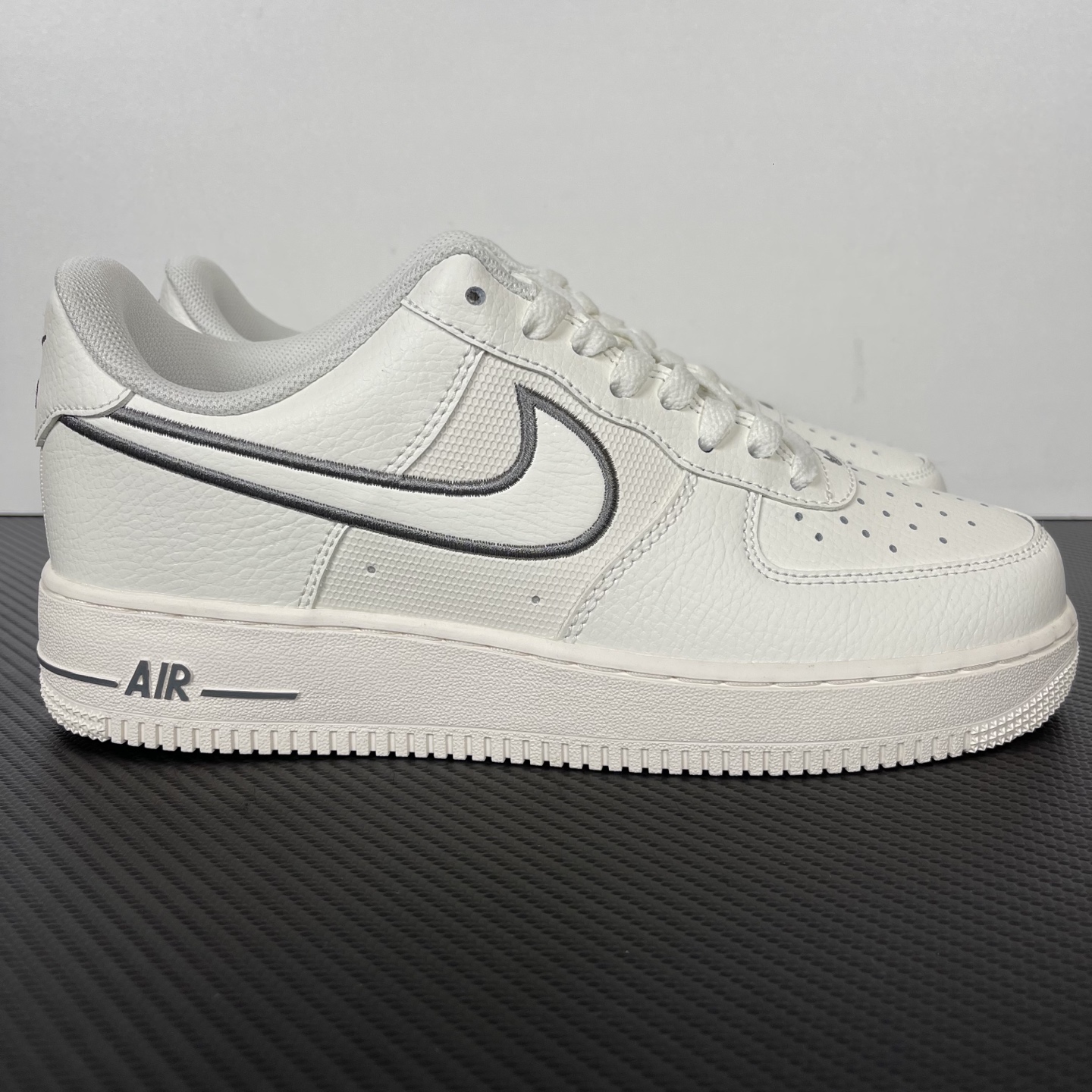 Nike Air Force 1 Low IB7677-101
