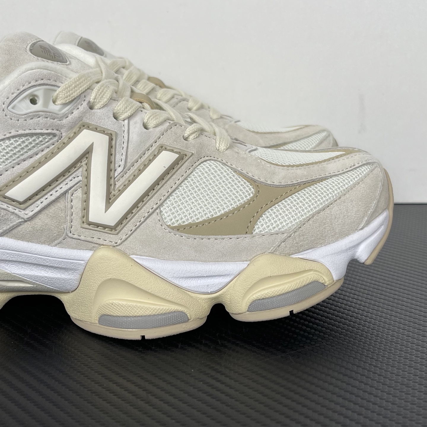 New Balance NB9060